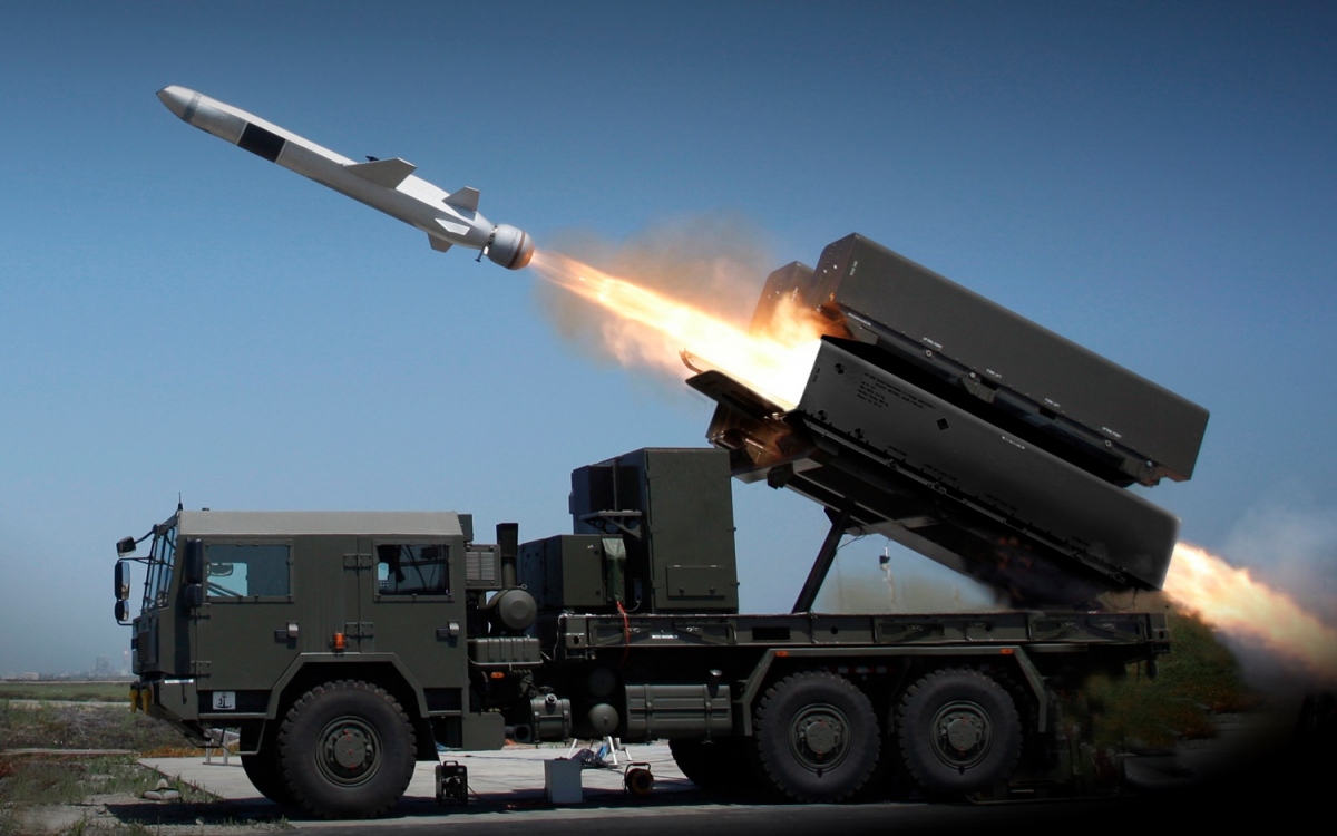 Ukraine tìm kiếm tên lửa NSM để bắn hạ mục tiêu Nga trên bộ và trên biển